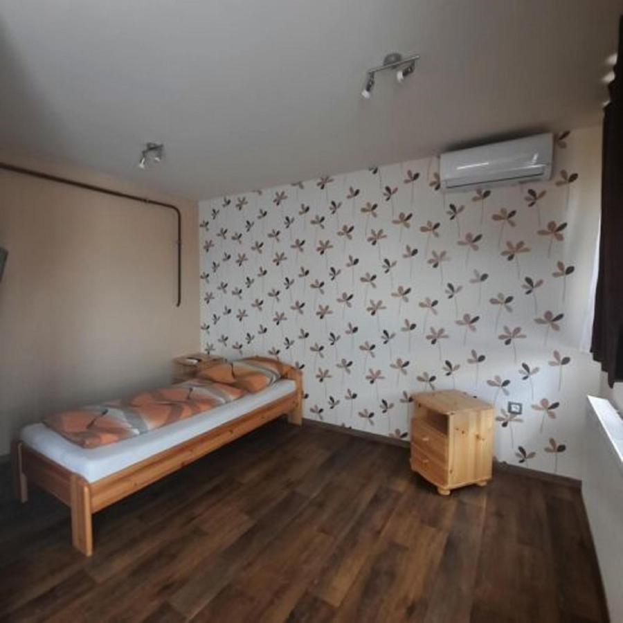Hotel Ikszt Vendeghaz Dávod Exterior foto